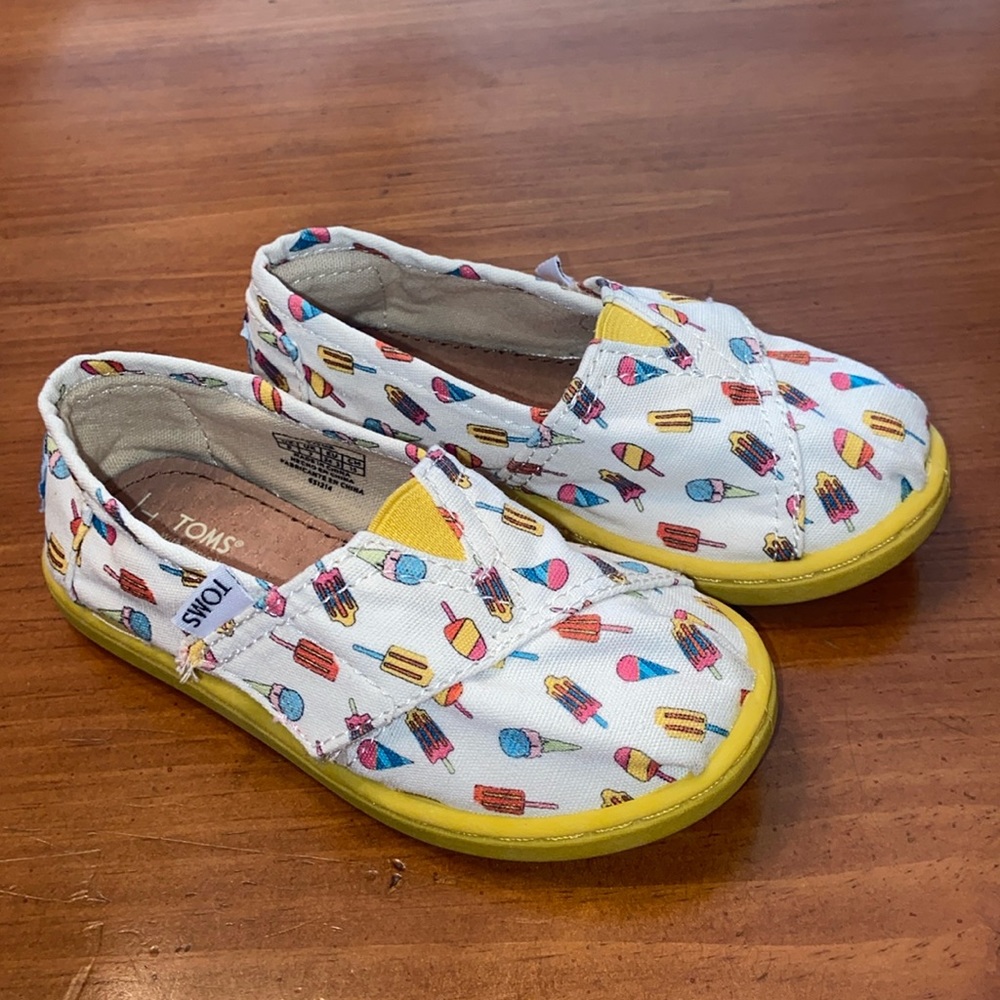 Toms Tiny Alpargata Popsicle Canvas slip on Girl size 8 white yellow slip ons